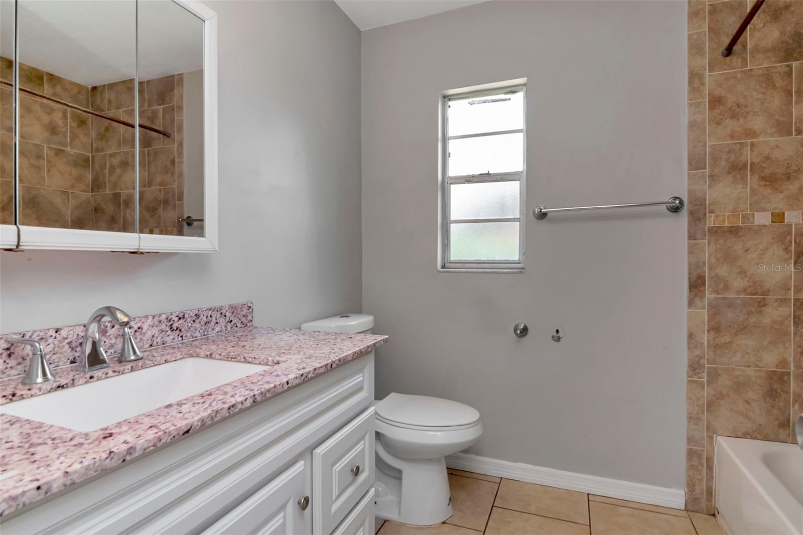 PRESIDENTIAL MANOR UNIT 2B - Residential