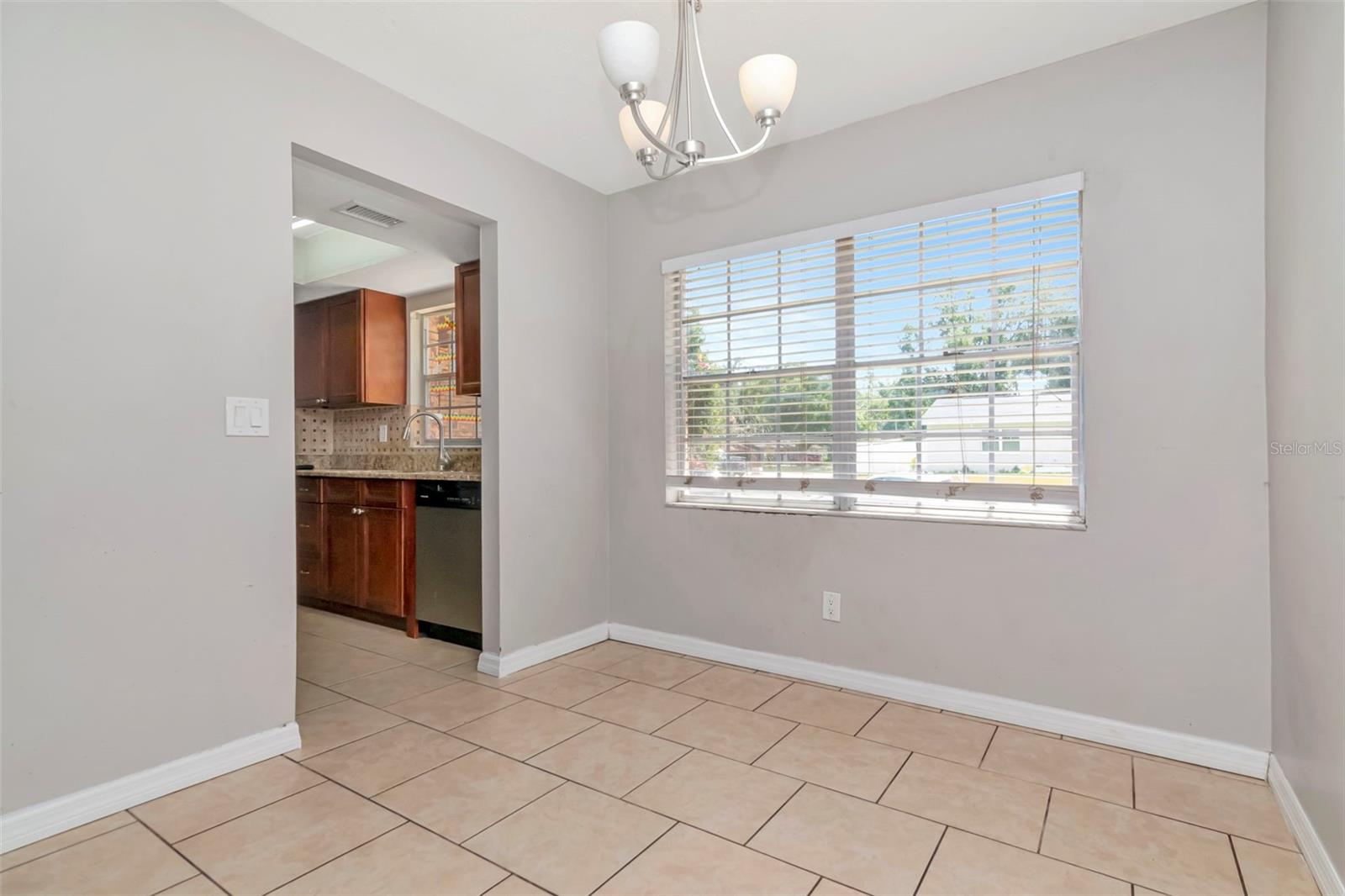 PRESIDENTIAL MANOR UNIT 2B - Residential