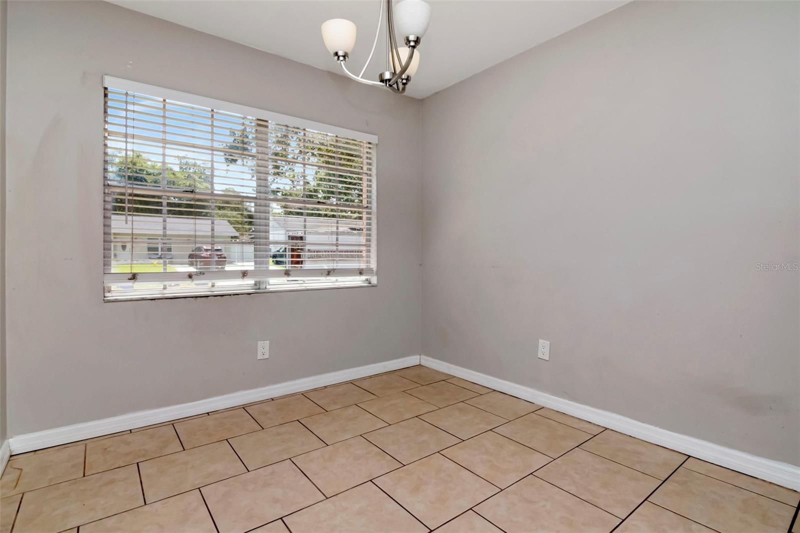 PRESIDENTIAL MANOR UNIT 2B - Residential