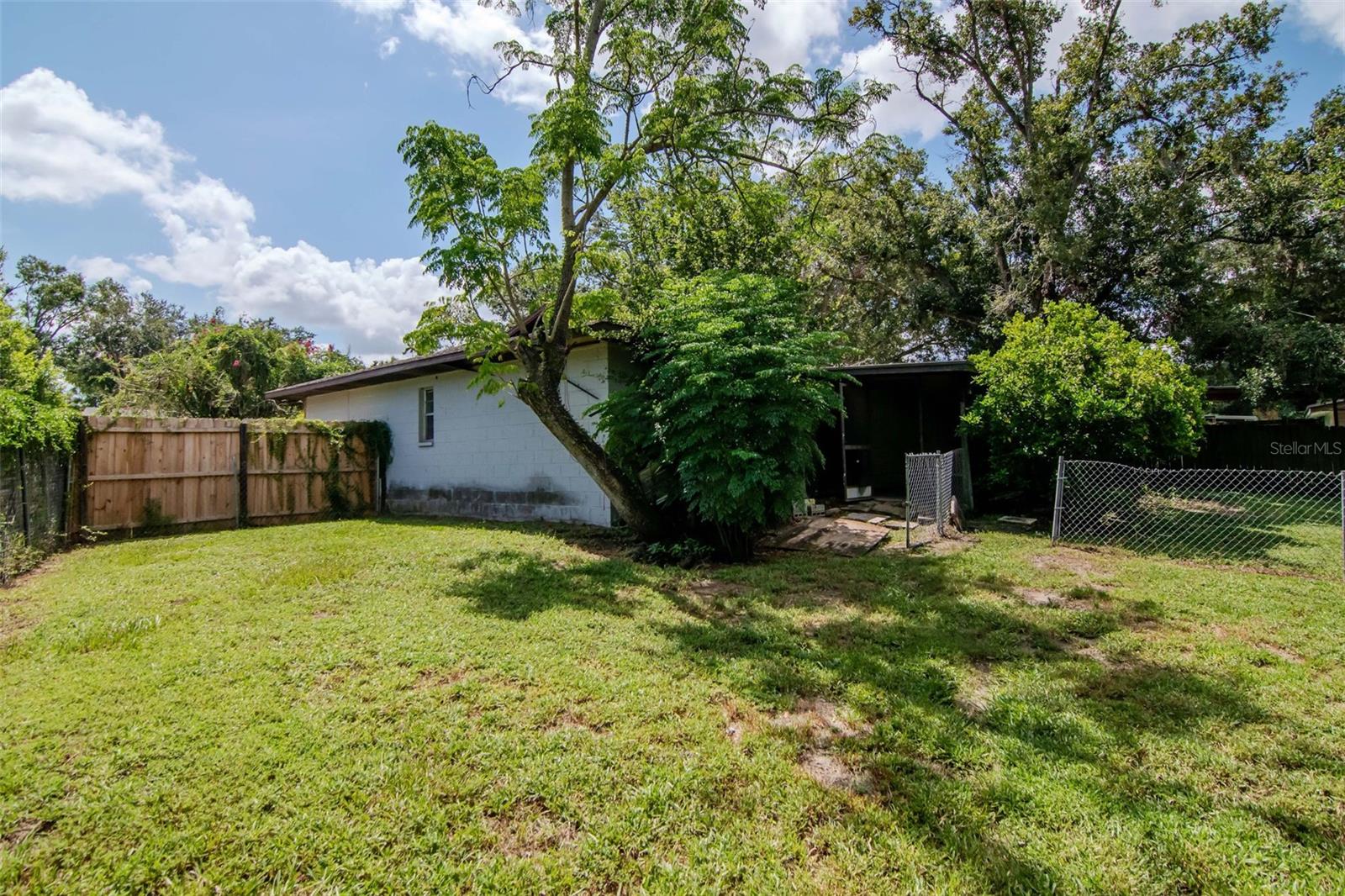 PRESIDENTIAL MANOR UNIT 2B - Residential