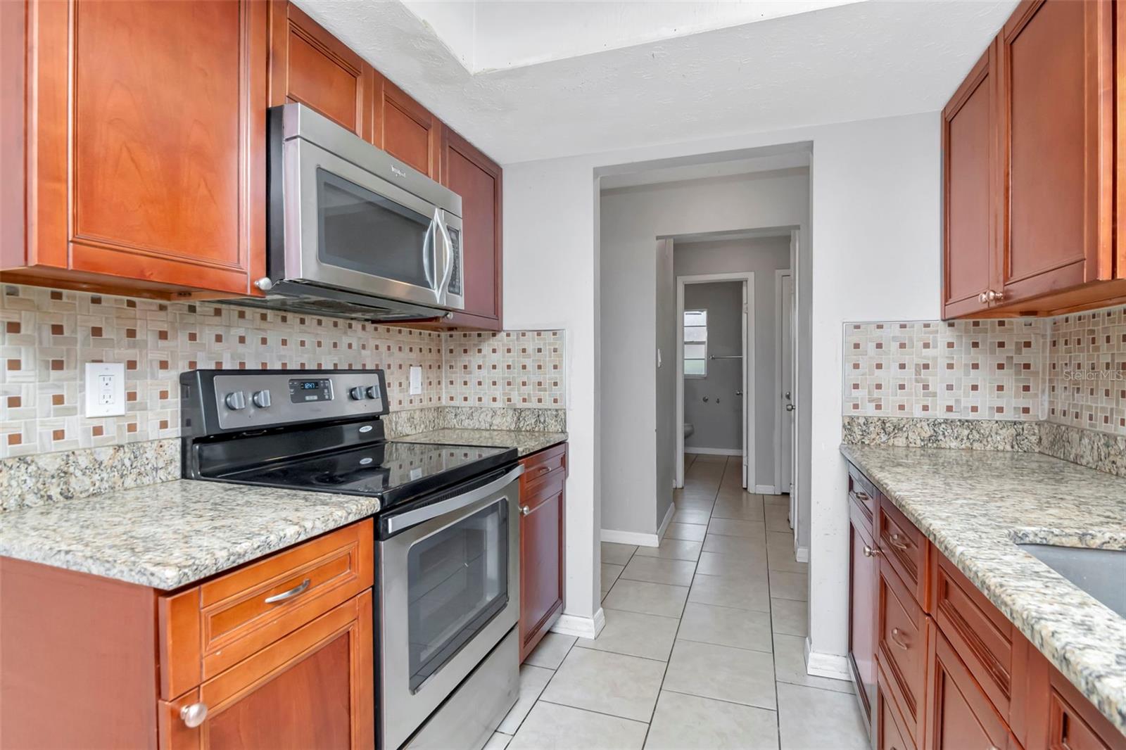 PRESIDENTIAL MANOR UNIT 2B - Residential