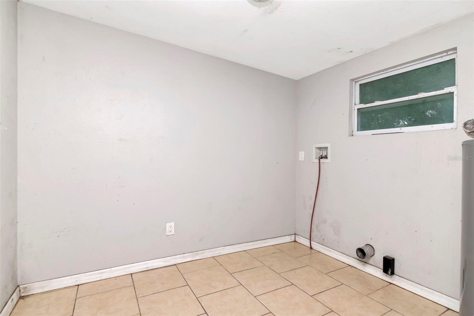 PRESIDENTIAL MANOR UNIT 2B - Residential