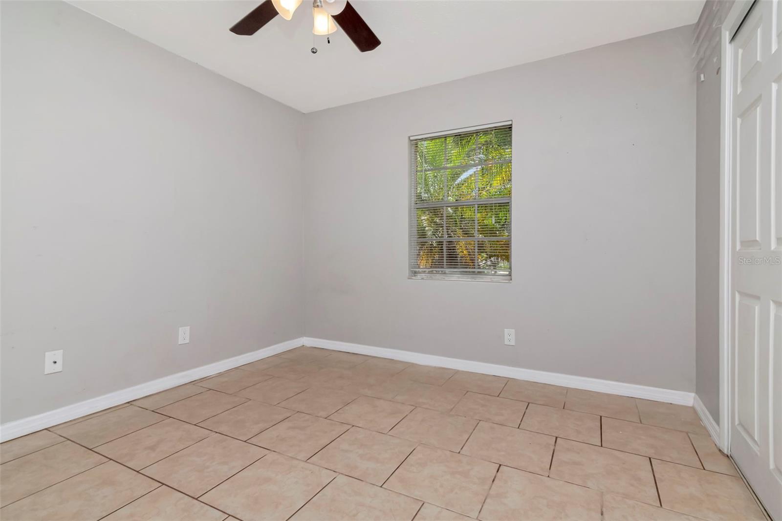 PRESIDENTIAL MANOR UNIT 2B - Residential