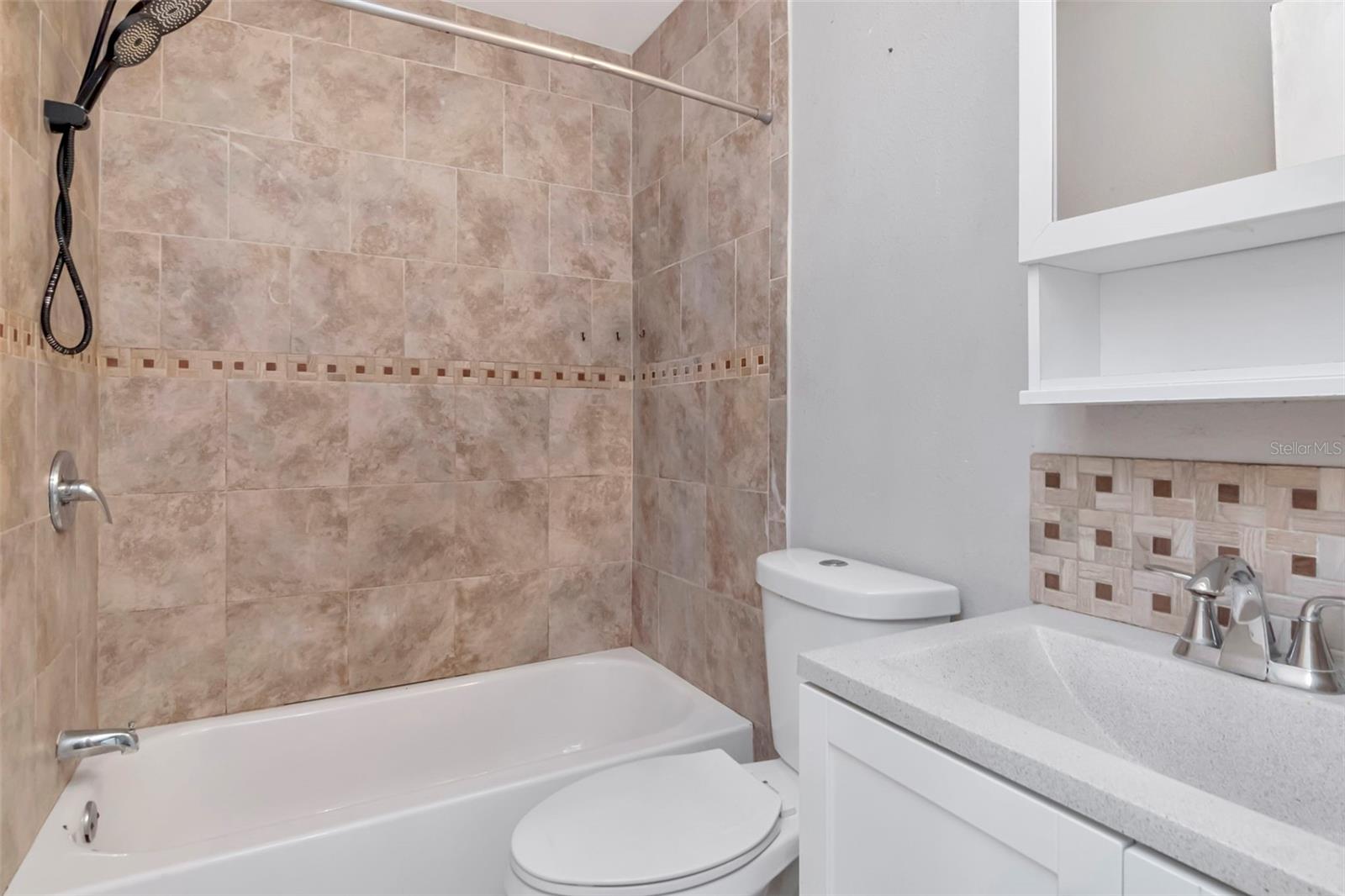 PRESIDENTIAL MANOR UNIT 2B - Residential