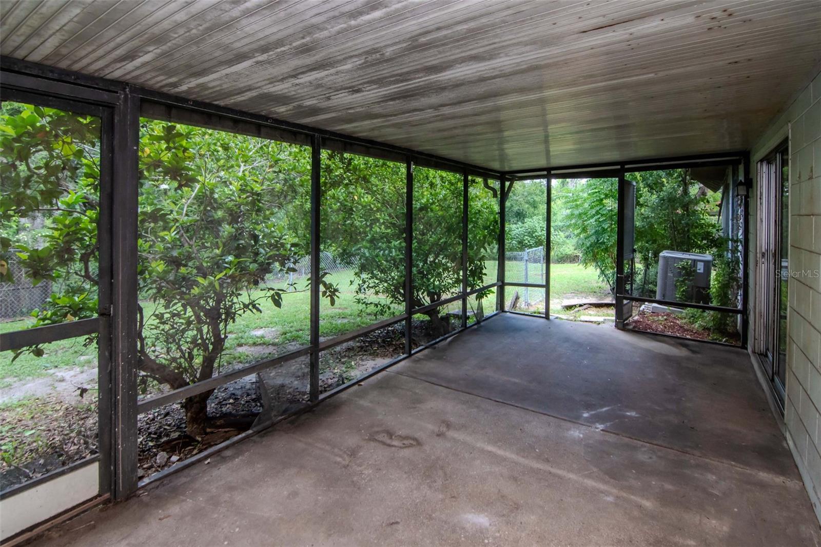 PRESIDENTIAL MANOR UNIT 2B - Residential