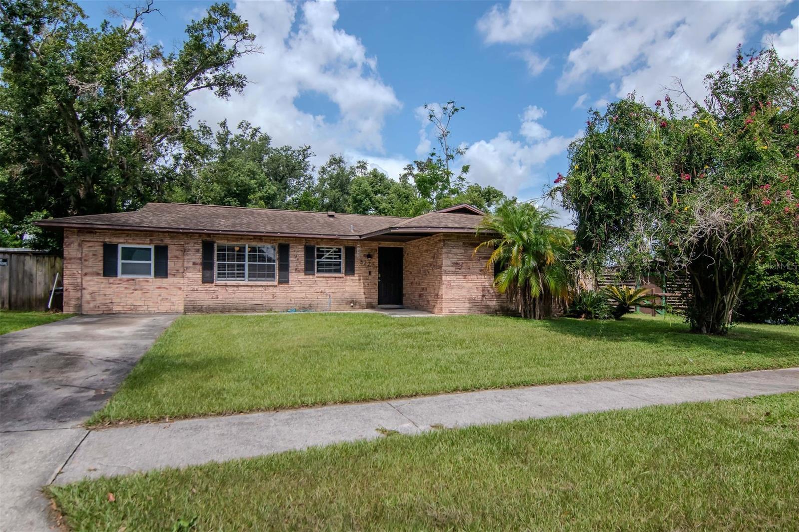 This home was renovated in 2017 with a new kitchen featuring granite countertops, a new primary bathroom with a walk-in shower, and ceramic tile throughout the home. There is a screened lanai overlooking the fenced back yard. No neighbors behind, so lots of privacy. The roof is only 10 years old. The Lennox AC was replaced in 2023. Close to I-75 and I-4 for easy access to Brandon, Tampa, and the Orlando theme parks.