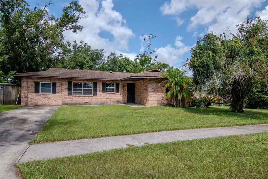 SELLER IS OFFERING A CREDIT TOWARDS PAINT AND FLOORING WITH AN ACCEPTABLE OFFER. This home was renovated in 2017 with a new kitchen featuring granite countertops, a new primary bathroom with a walk-in shower, and ceramic tile throughout the home. There is a screened lanai overlooking the fenced back yard. No neighbors behind, so lots of privacy. The roof is only 10 years old. The Lennox AC was replaced in 2023. Close to I-75 and I-4 for easy access to Brandon, Tampa, and the Orlando theme parks.
