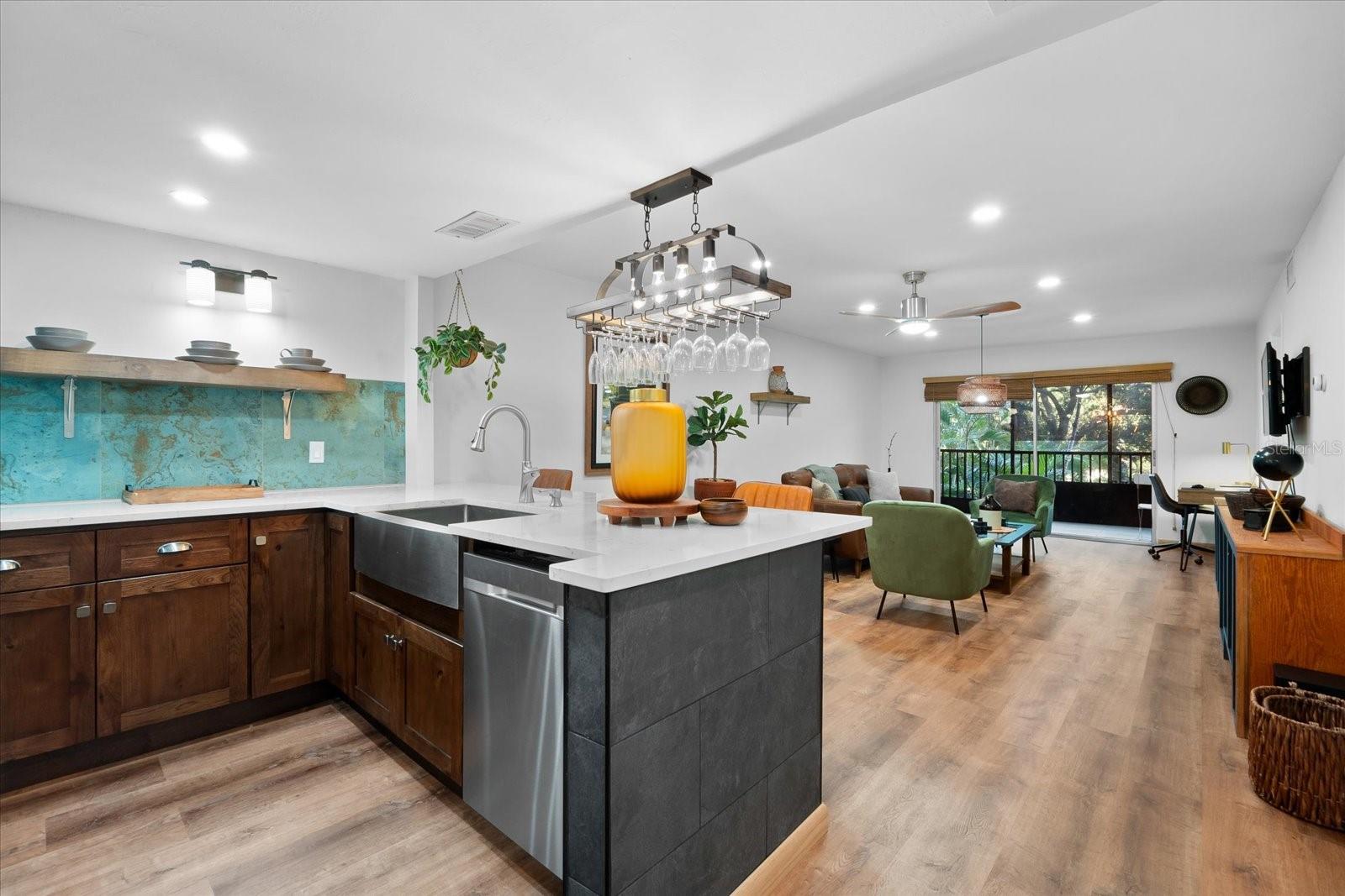 PLAZA GARDENS - Residential Lease