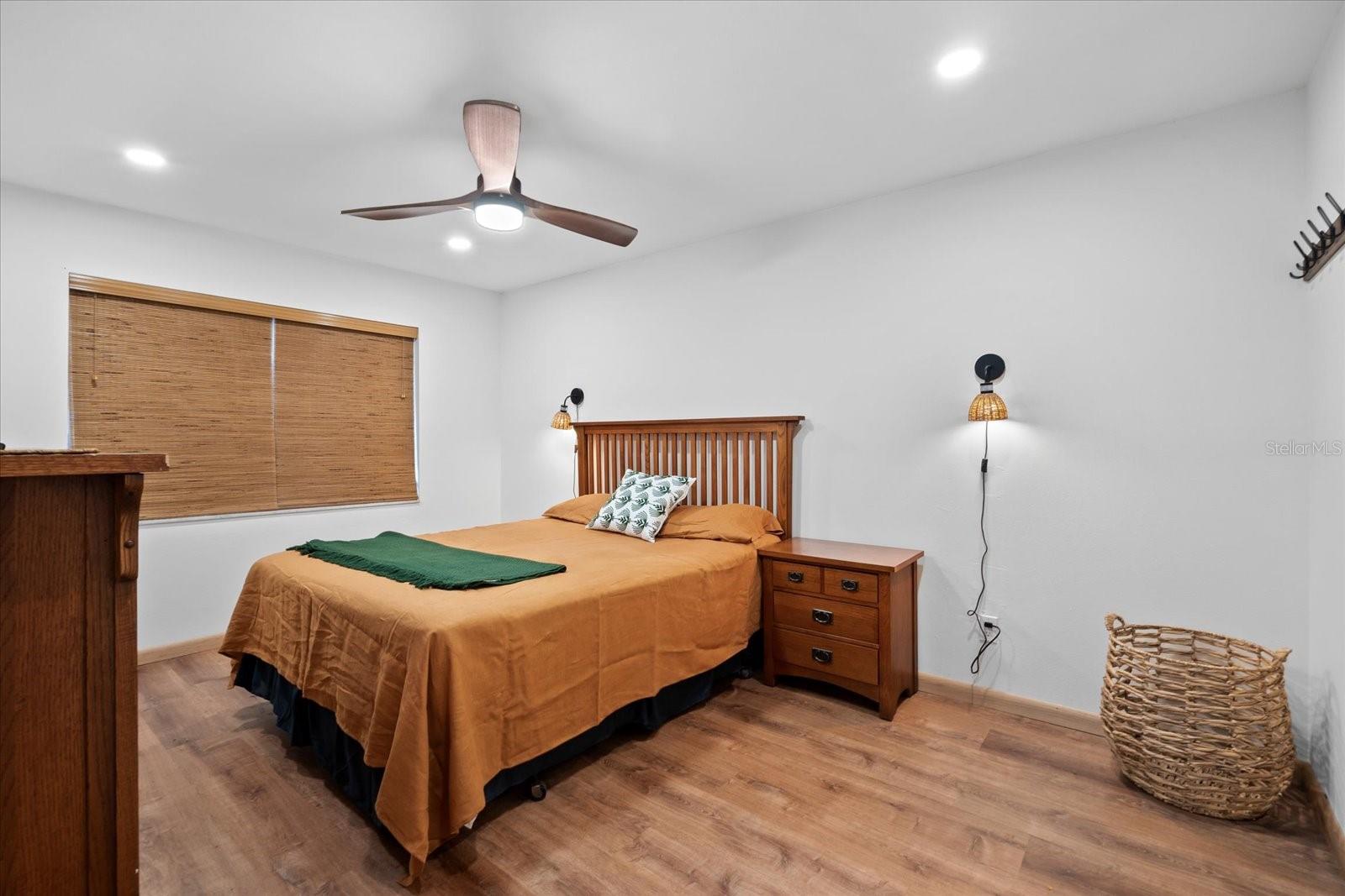 PLAZA GARDENS - Residential Lease