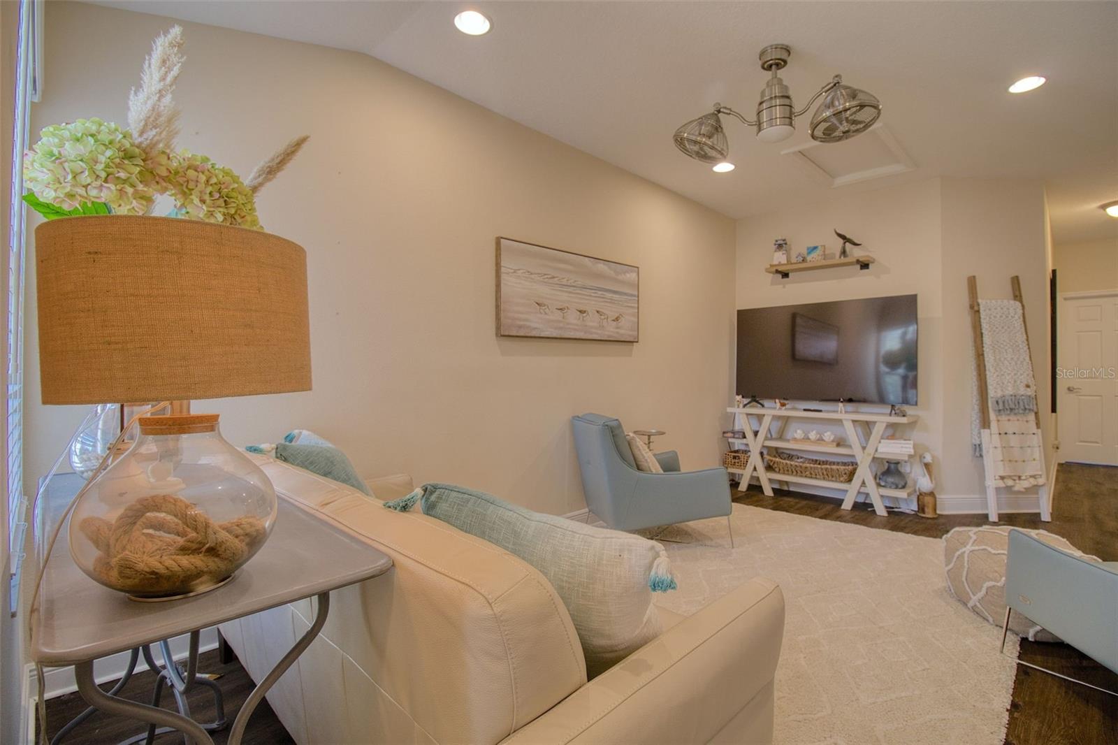 TOWNS AT BELLEAIR GROVE - Residential