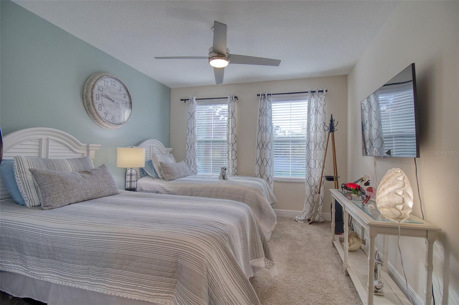 TOWNS AT BELLEAIR GROVE - Residential