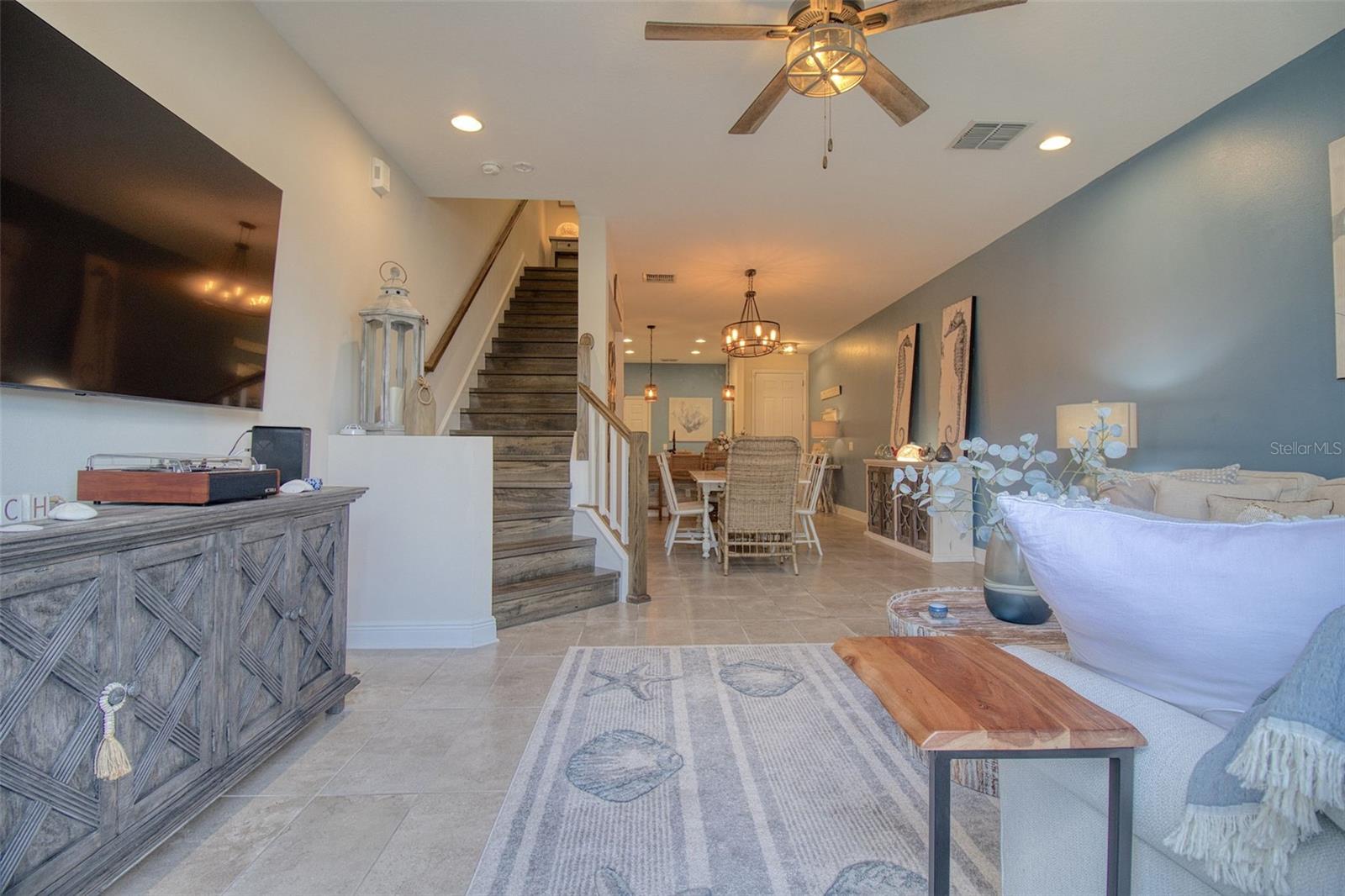 TOWNS AT BELLEAIR GROVE - Residential