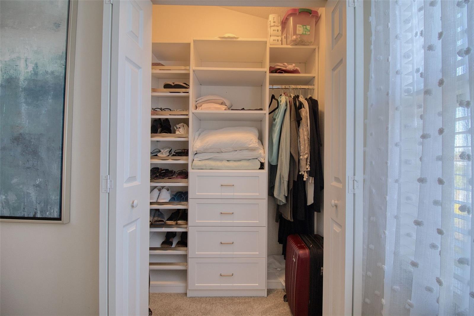 TOWNS AT BELLEAIR GROVE - Residential