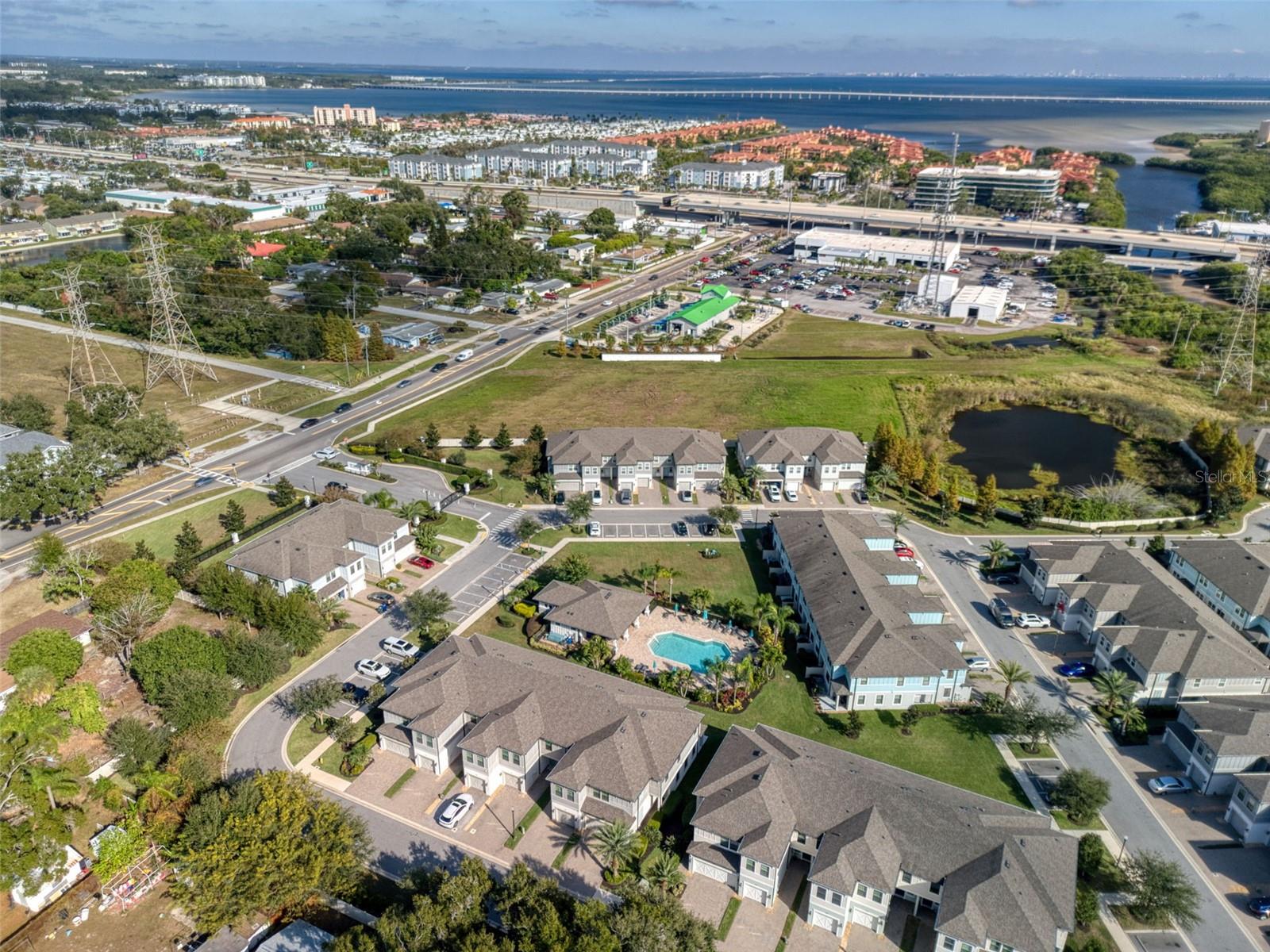 TOWNS AT BELLEAIR GROVE - Residential