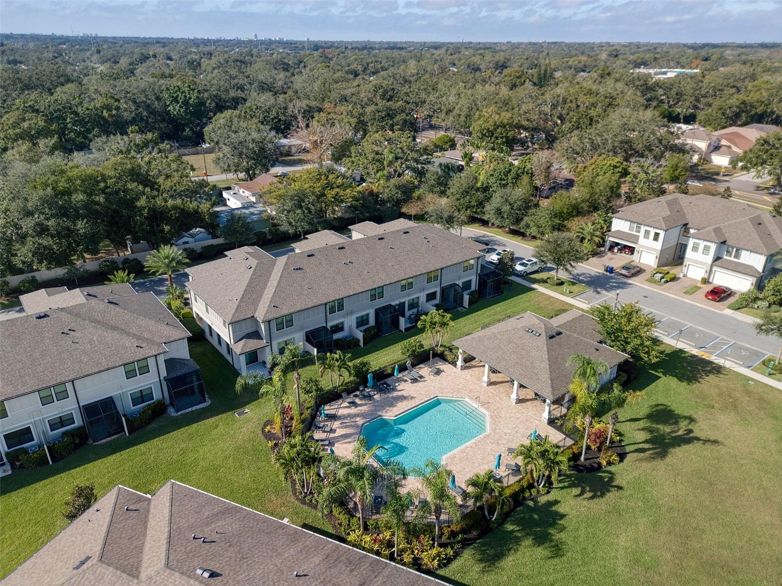 TOWNS AT BELLEAIR GROVE - Residential