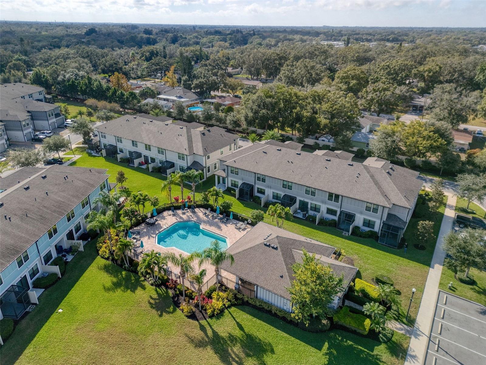 TOWNS AT BELLEAIR GROVE - Residential