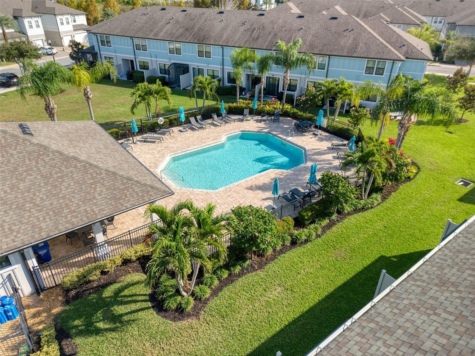 TOWNS AT BELLEAIR GROVE - Residential