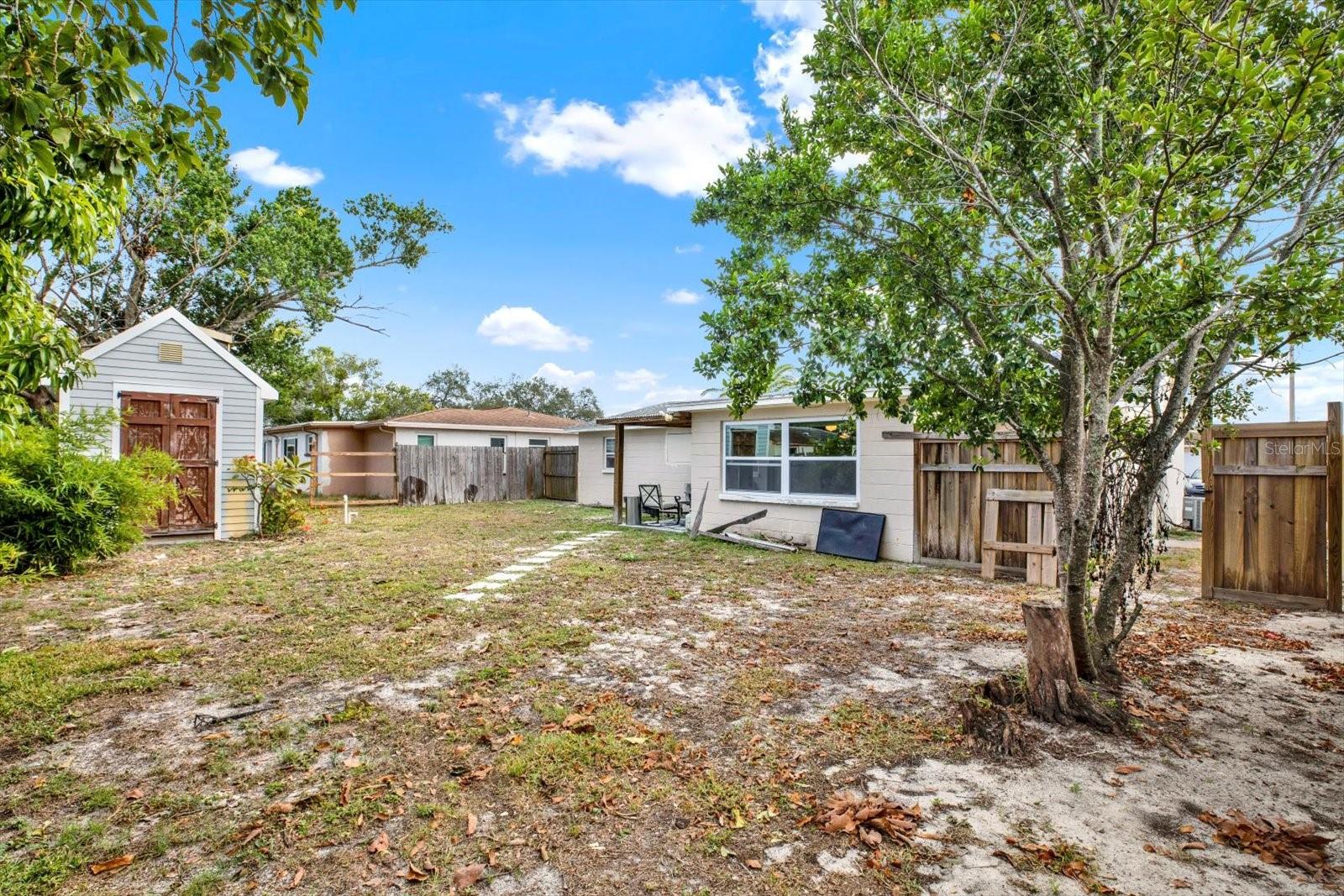 EMBASSY HILLS - Residential