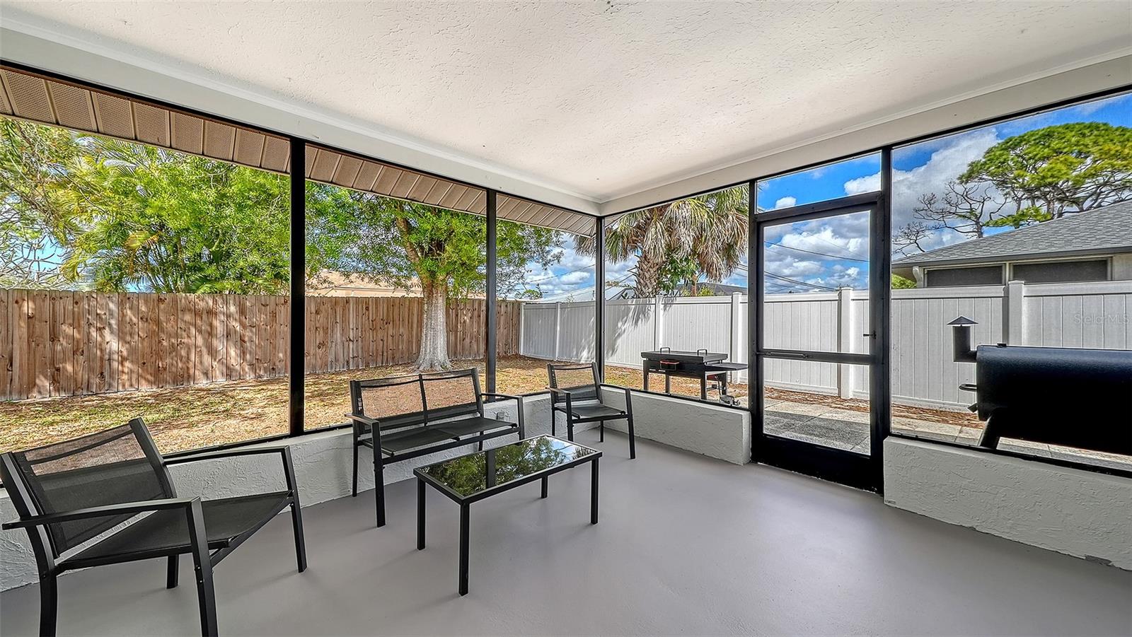 SOUTH VENICE - Residential