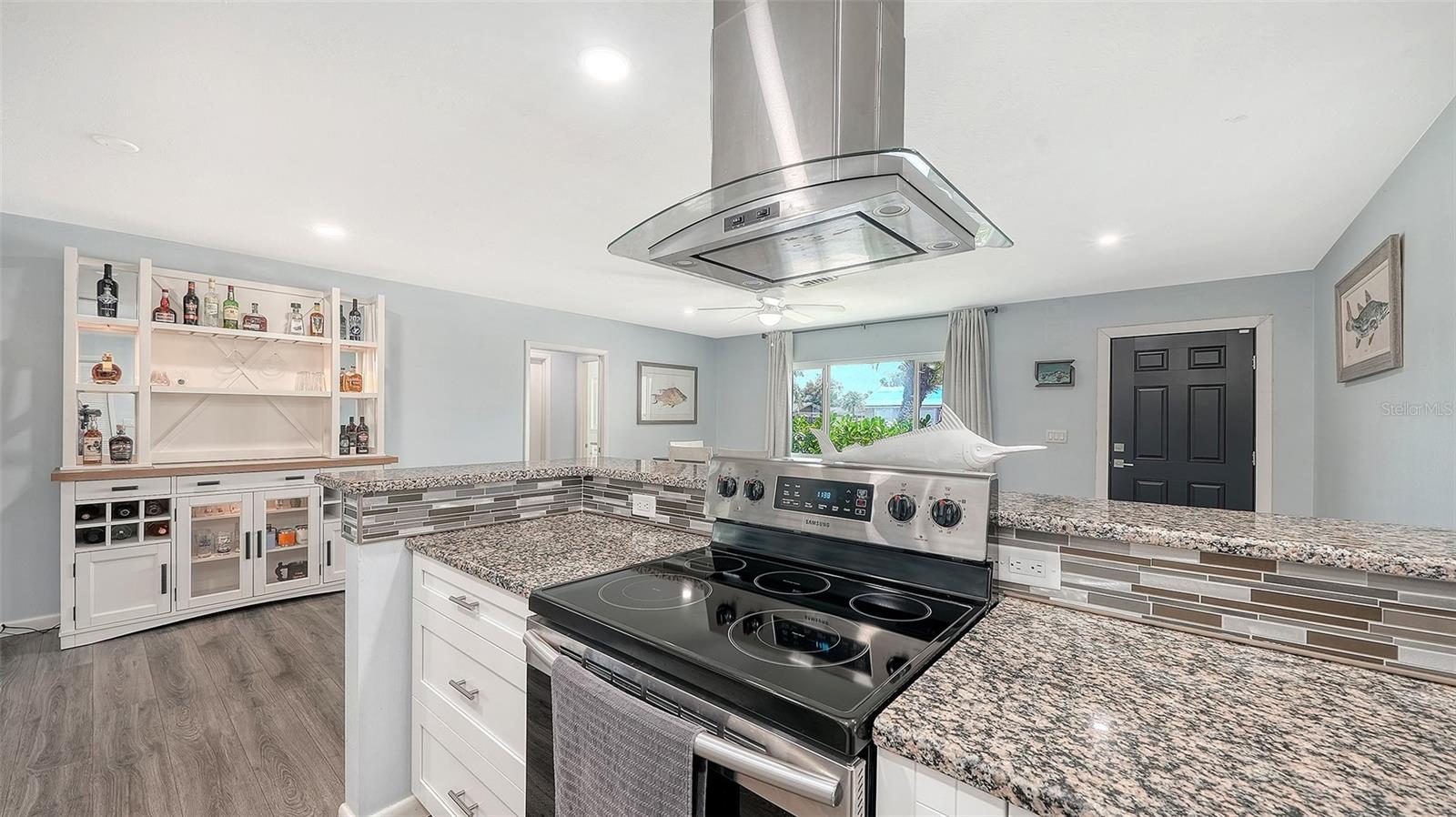 SOUTH VENICE - Residential