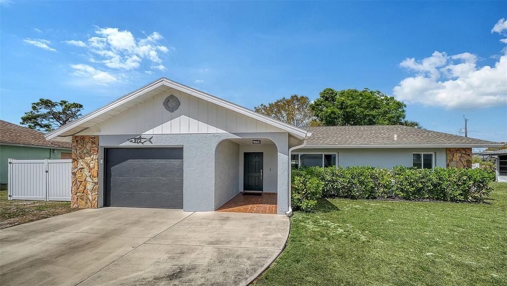 Photo of 972 Leeward Road, Venice, FL 34293 (MLS # A4685197)