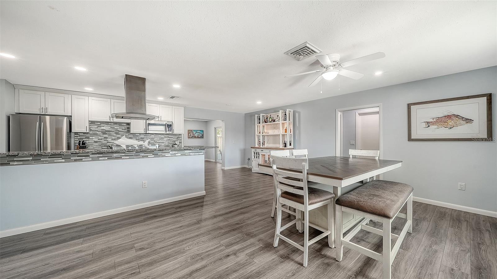 SOUTH VENICE - Residential