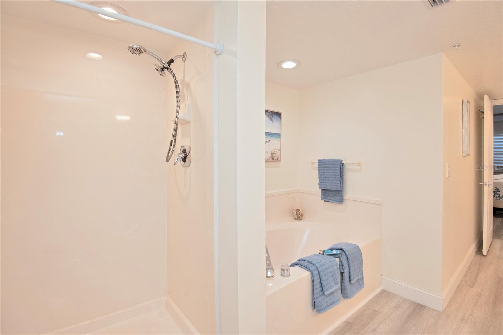 OCEANS CLOVERLEAF NORTH - Residential