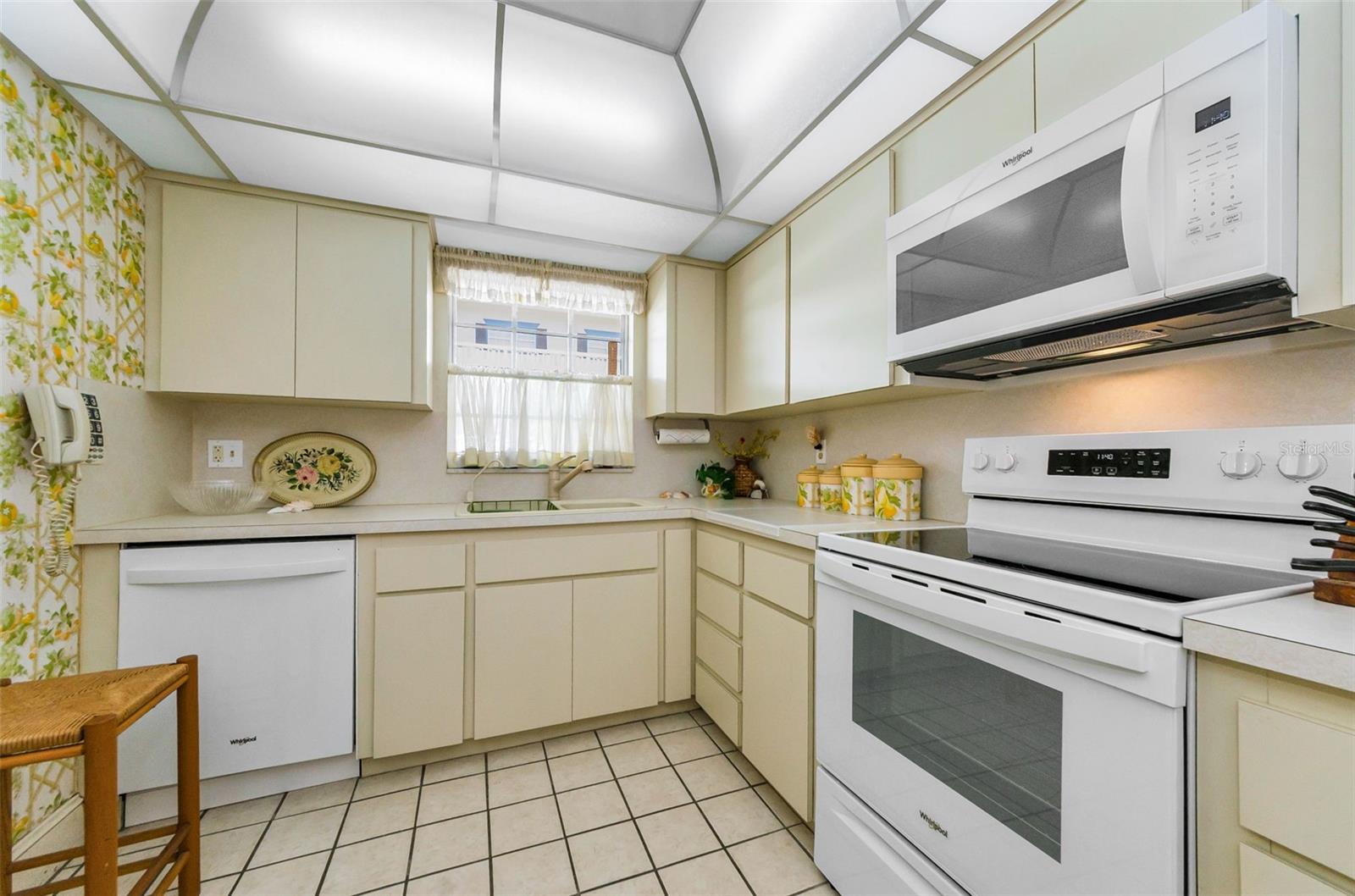 PORT BELLEAIR 4 CONDO - Residential