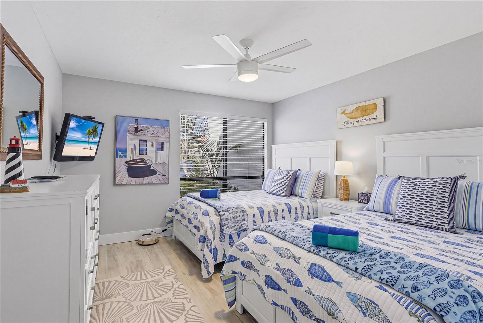 RUNAWAY BAY - Residential