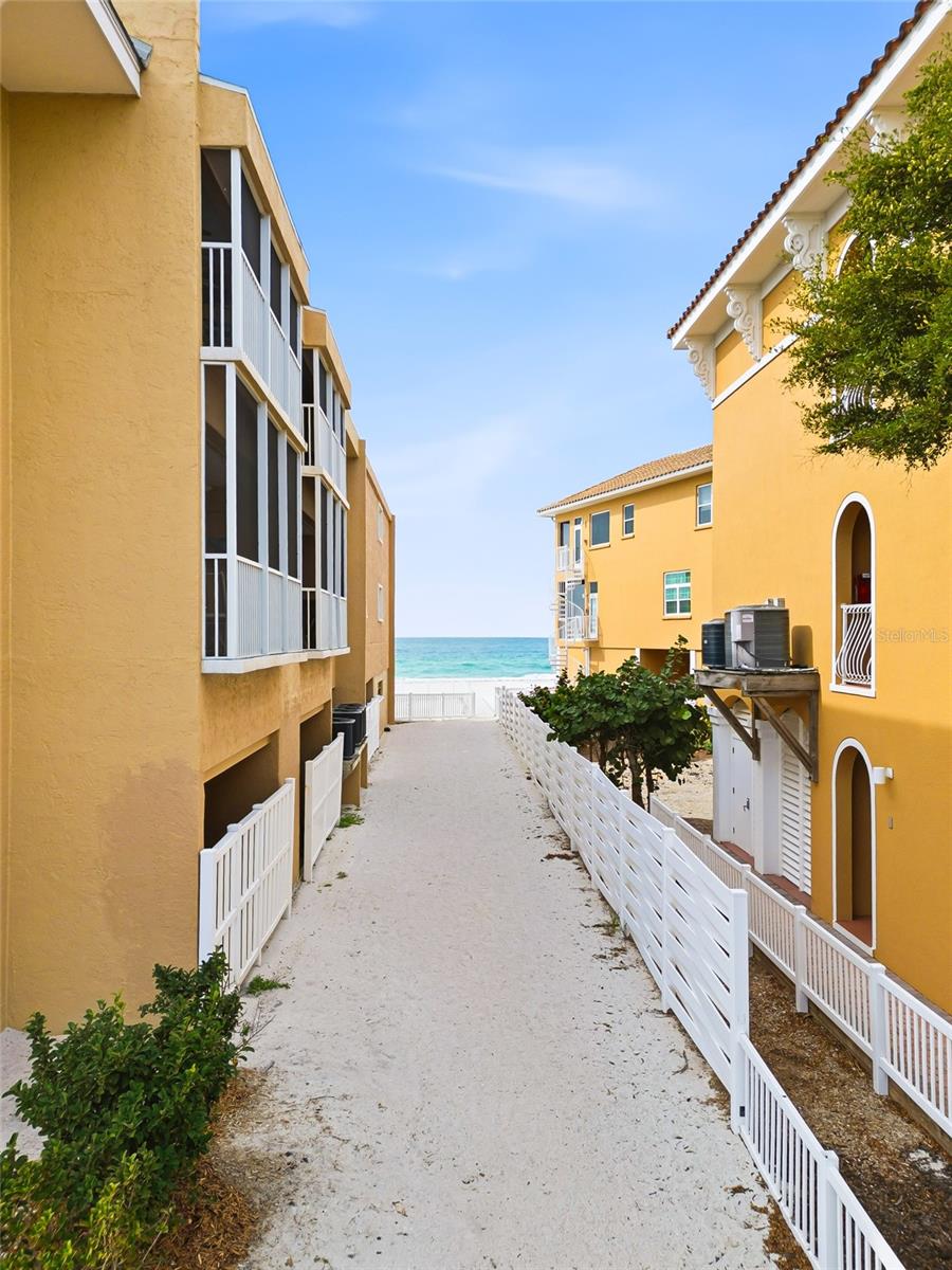 RUNAWAY BAY - Residential