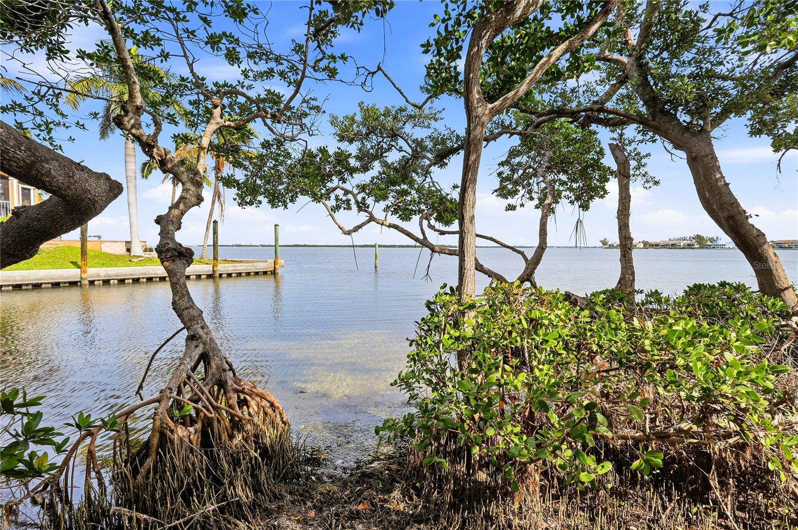 RUNAWAY BAY - Residential