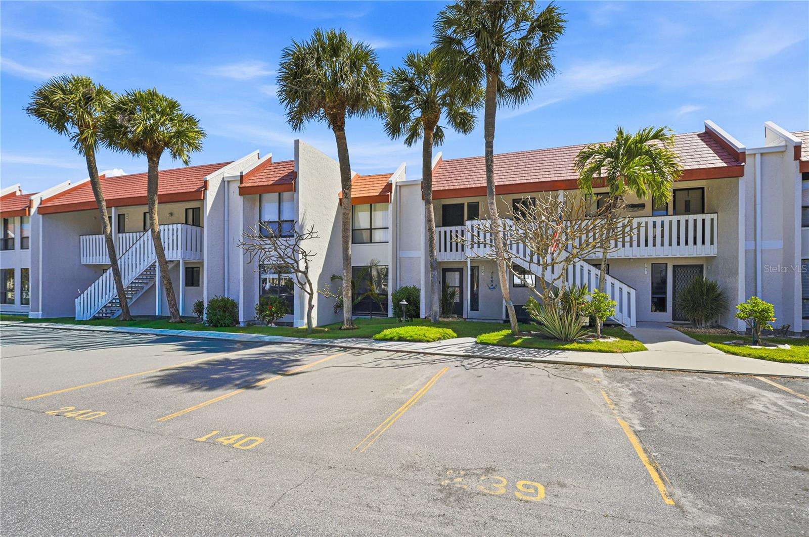 RUNAWAY BAY - Residential