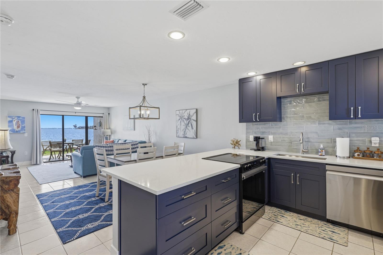 RUNAWAY BAY - Residential