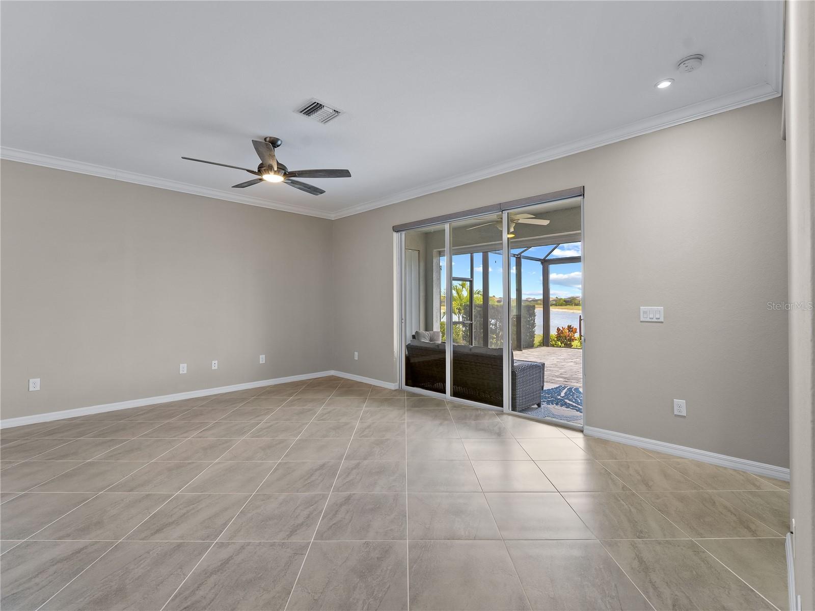 HARBOR WEST - Residential