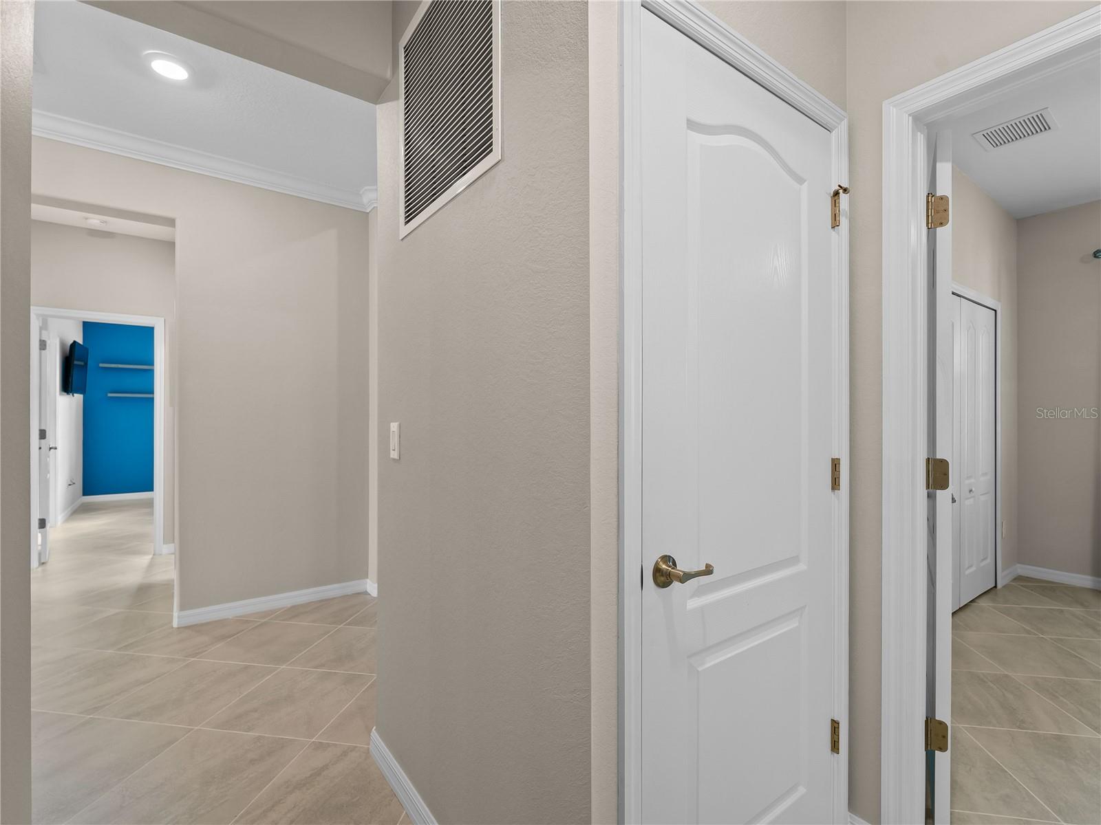 HARBOR WEST - Residential