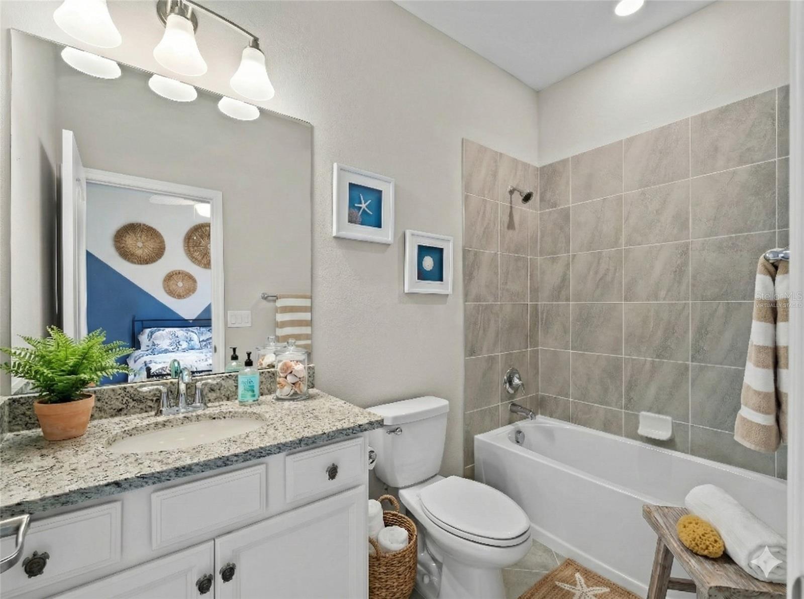 HARBOR WEST - Residential