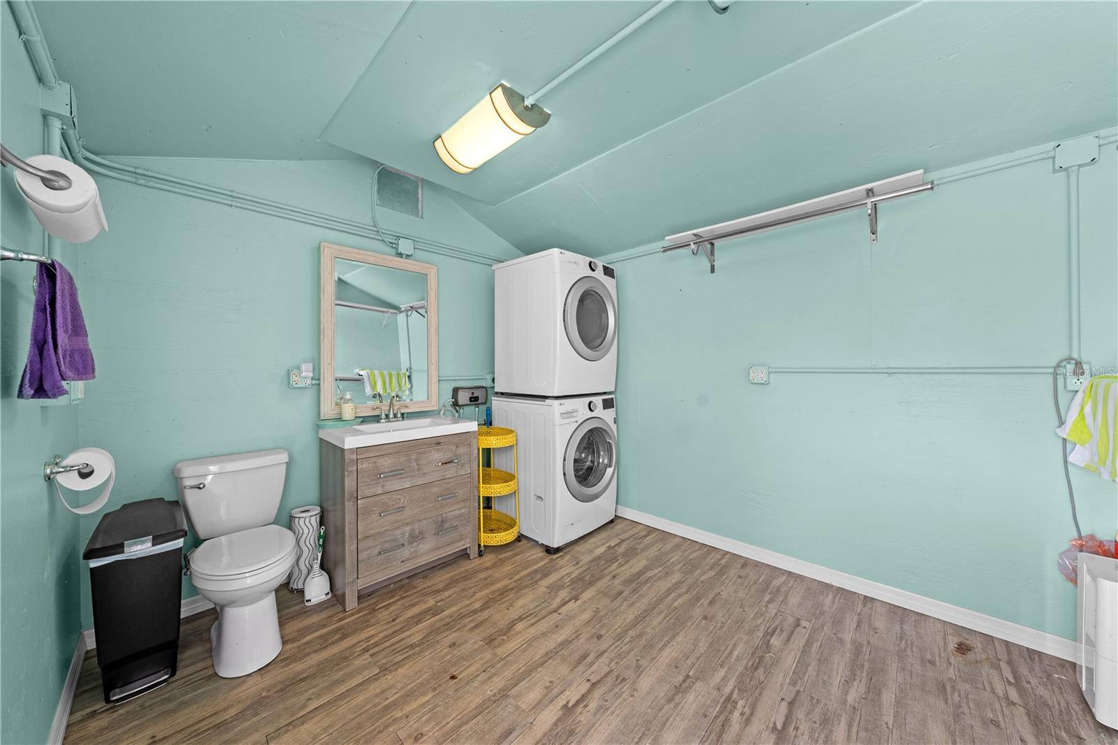 SHELTER COVE - Residential