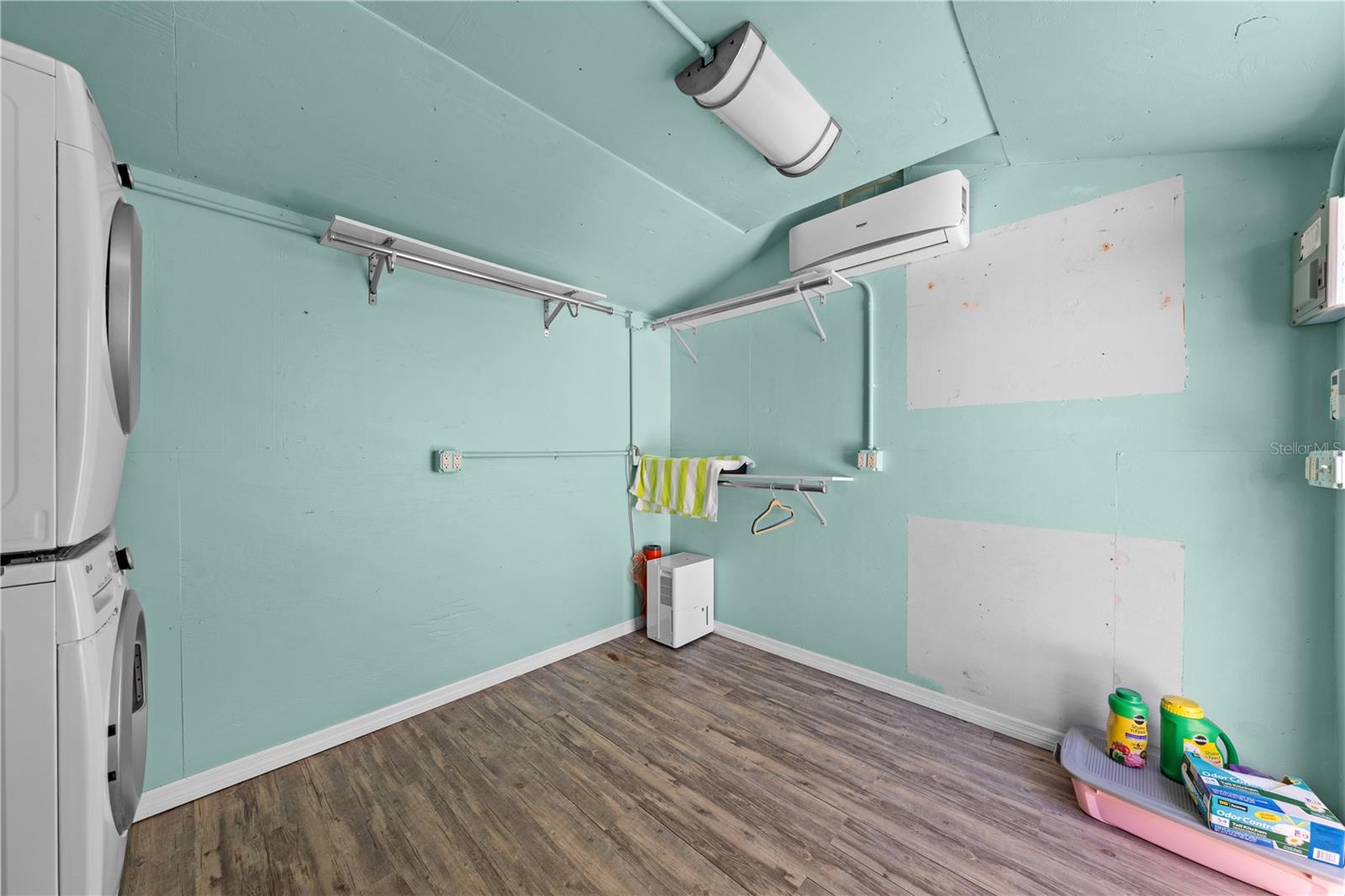 SHELTER COVE - Residential