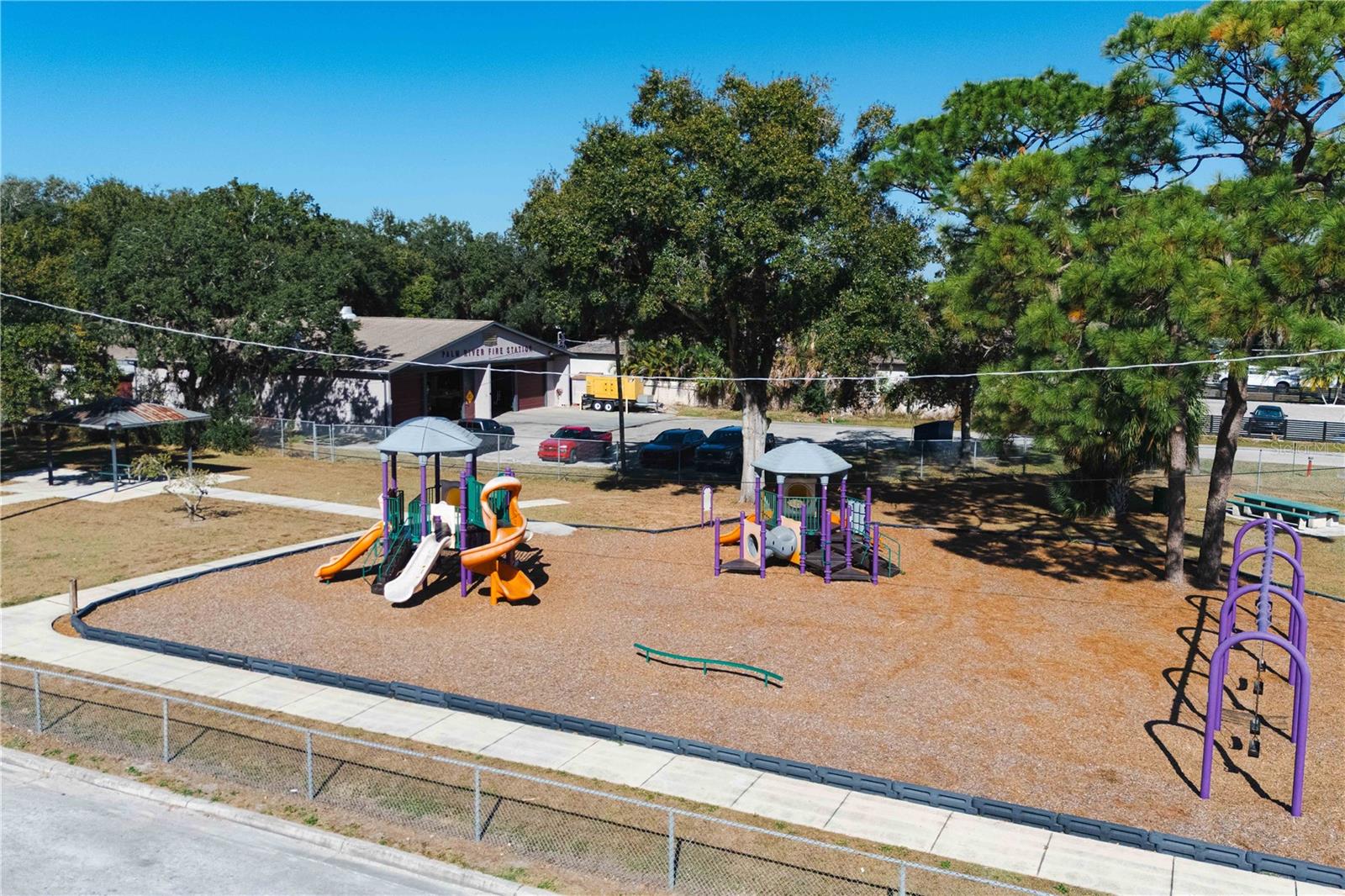 PALM RIVER VILLAGE - Residential