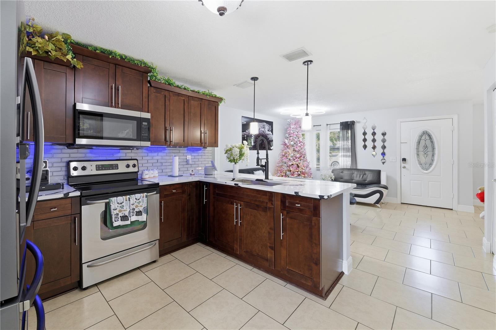 PALM RIVER VILLAGE - Residential