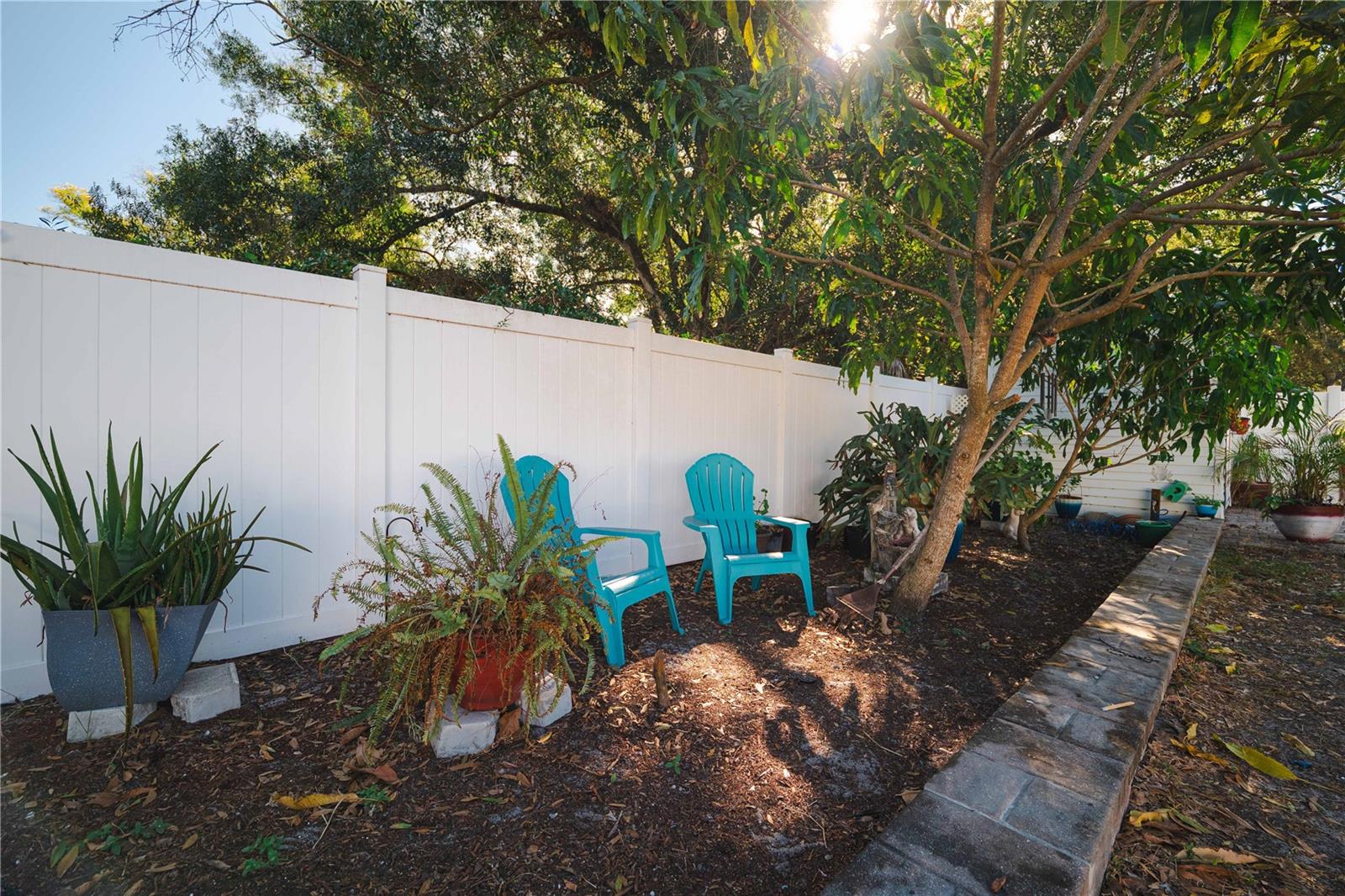 PALM RIVER VILLAGE - Residential