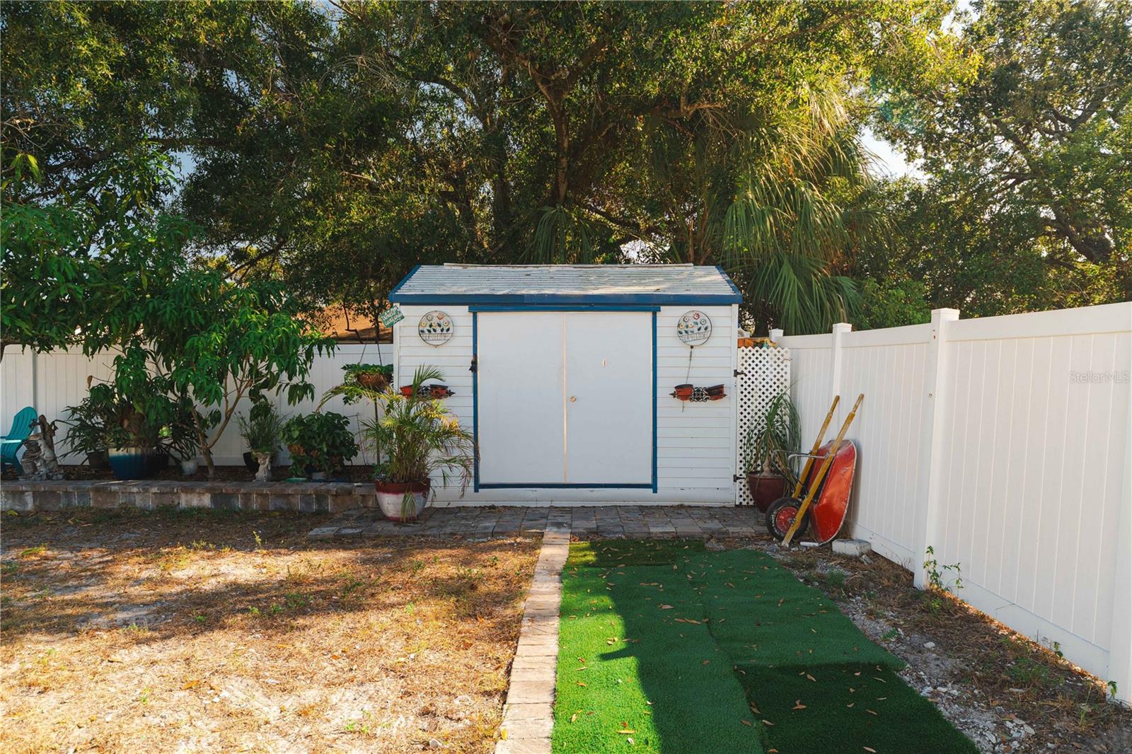 PALM RIVER VILLAGE - Residential