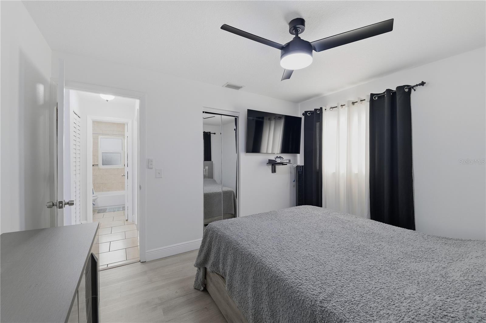 PALM RIVER VILLAGE - Residential