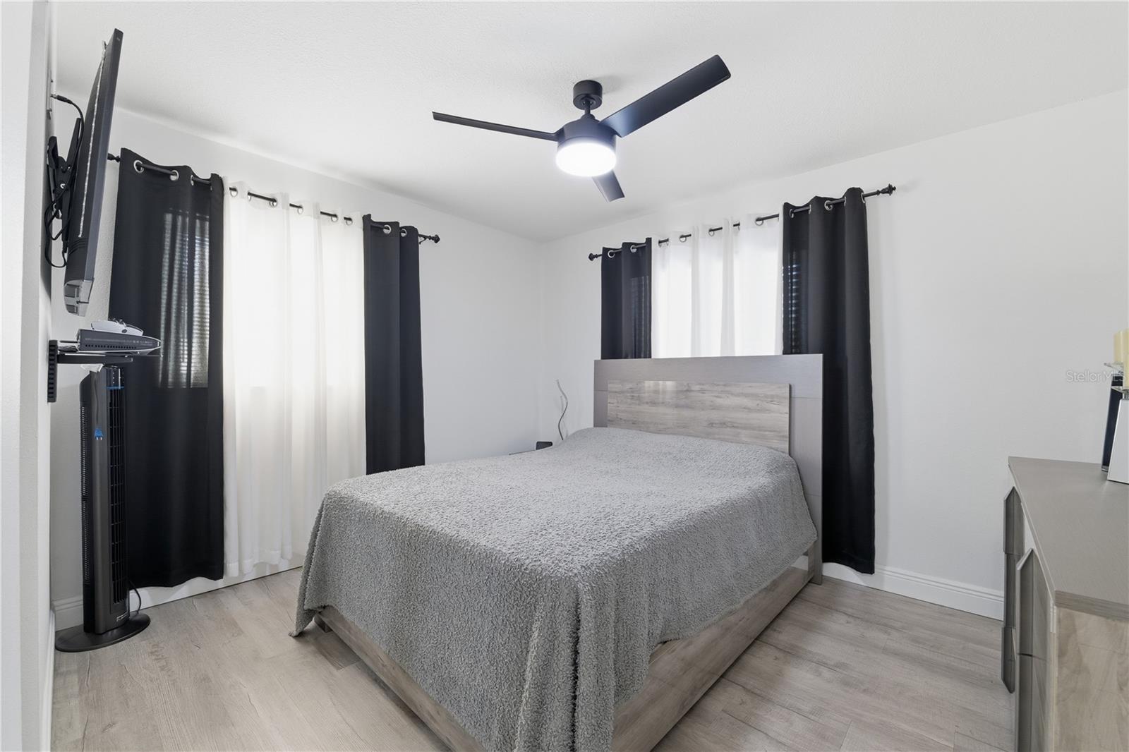 PALM RIVER VILLAGE - Residential