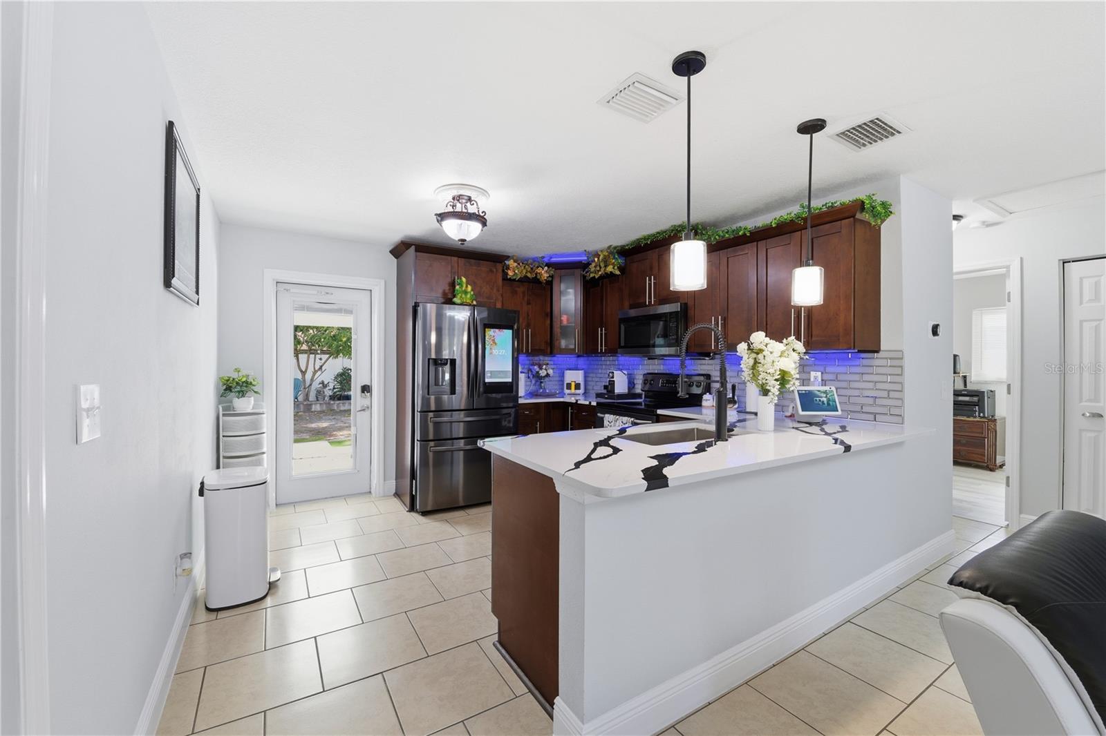 PALM RIVER VILLAGE - Residential