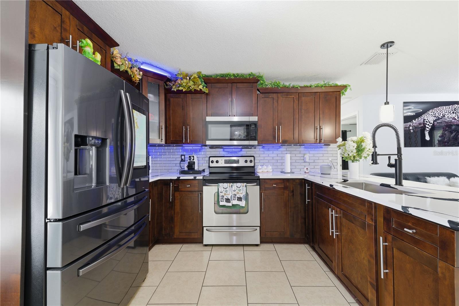 PALM RIVER VILLAGE - Residential