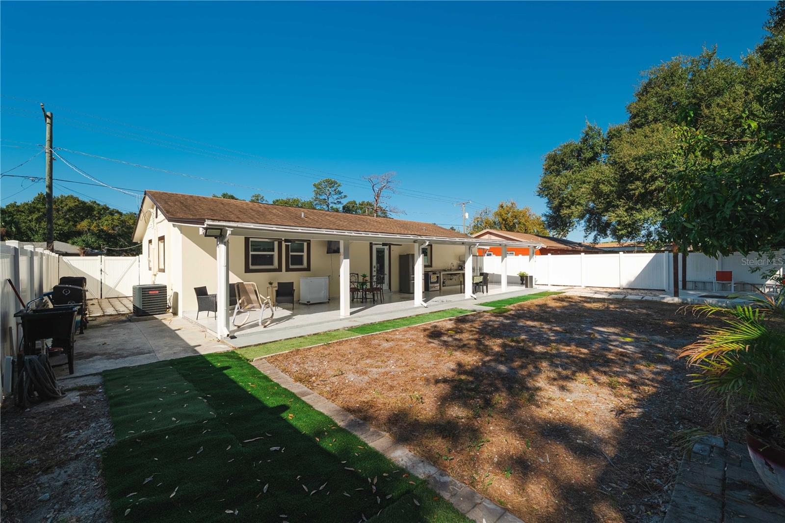 PALM RIVER VILLAGE - Residential