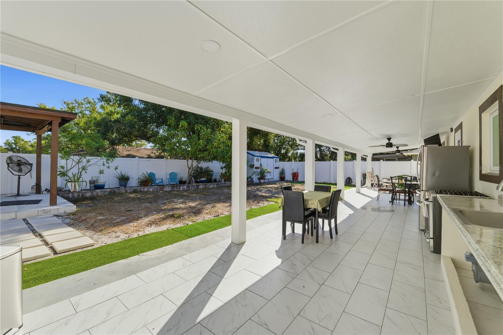 PALM RIVER VILLAGE - Residential