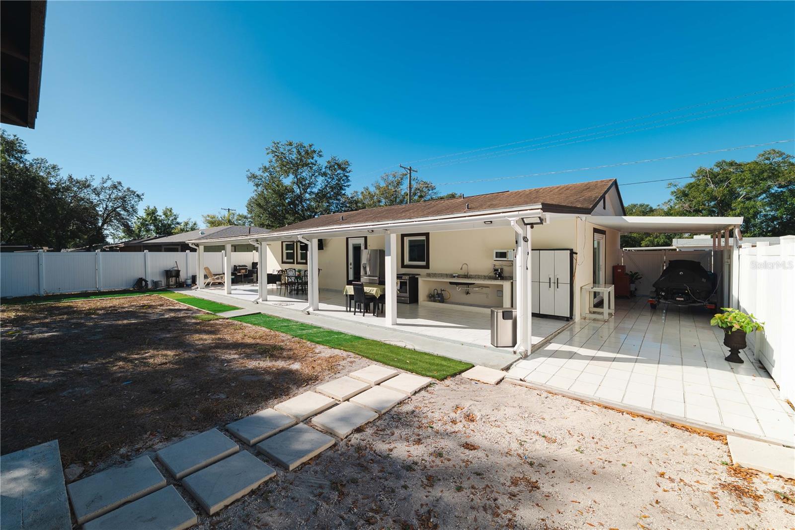 PALM RIVER VILLAGE - Residential