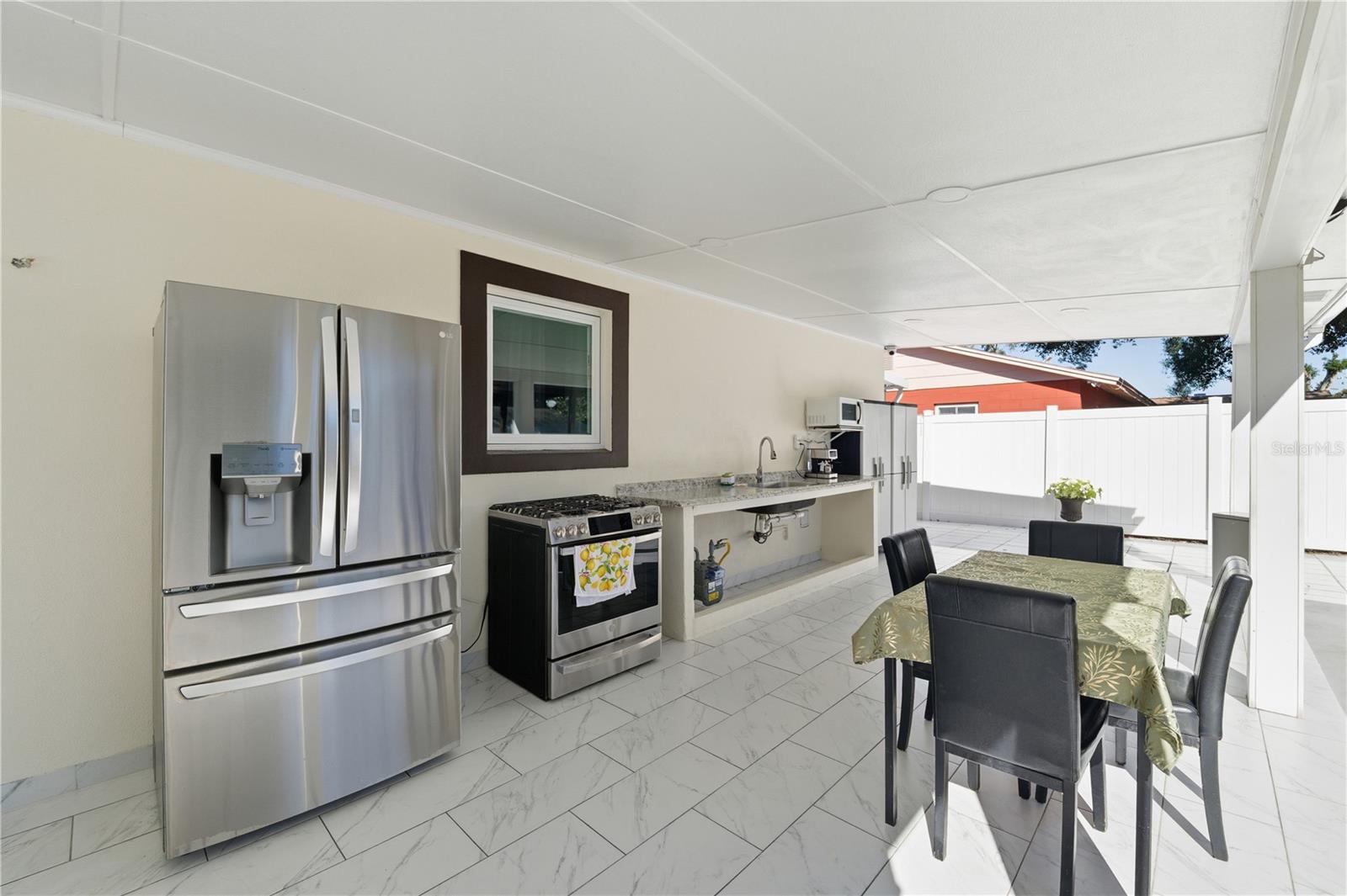 PALM RIVER VILLAGE - Residential